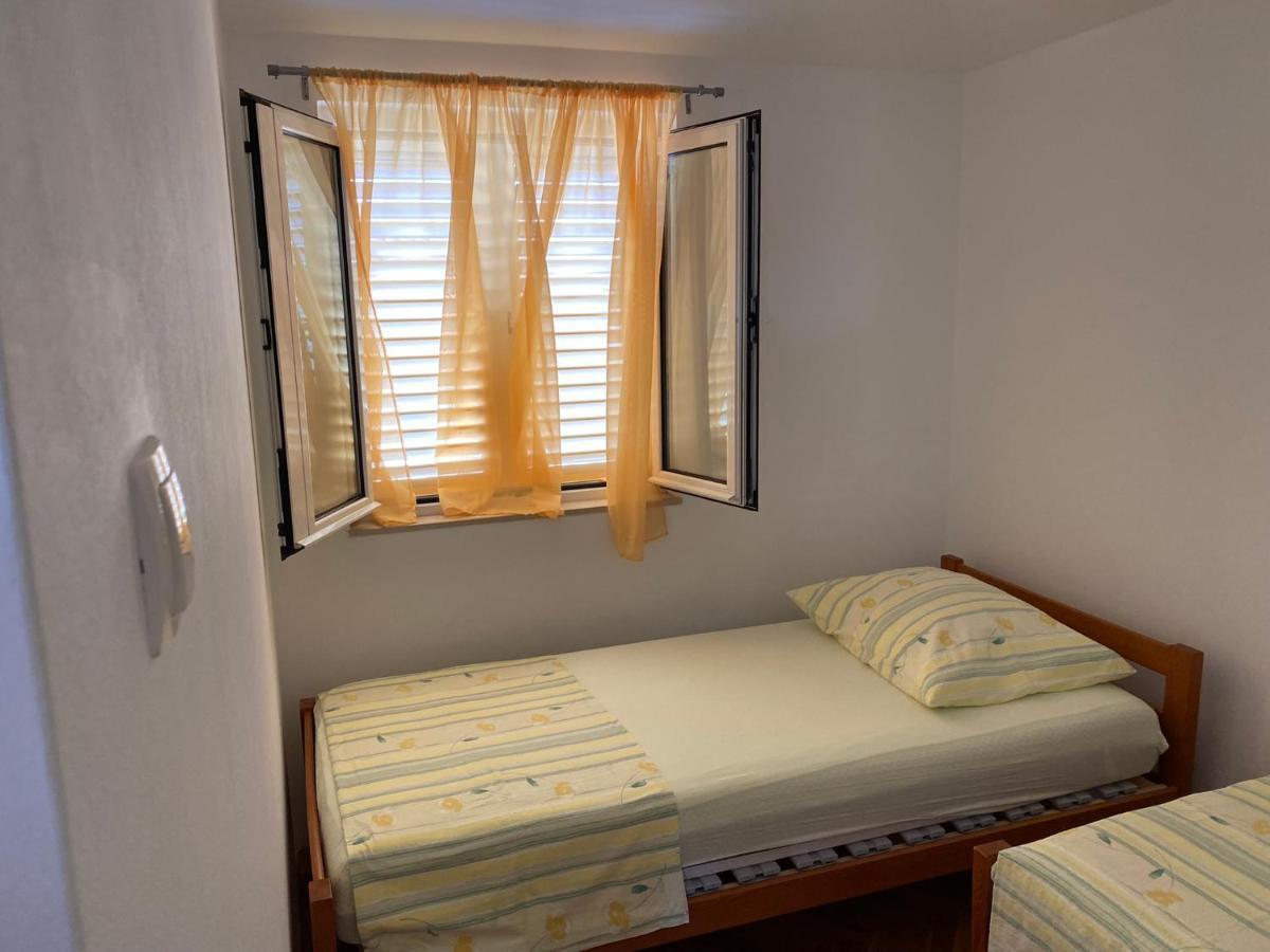 Apartman Belamaric Grebastica Exterior photo