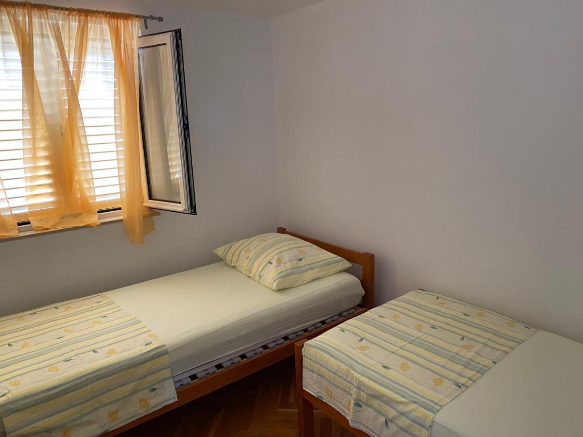 Apartman Belamaric Grebastica Exterior photo